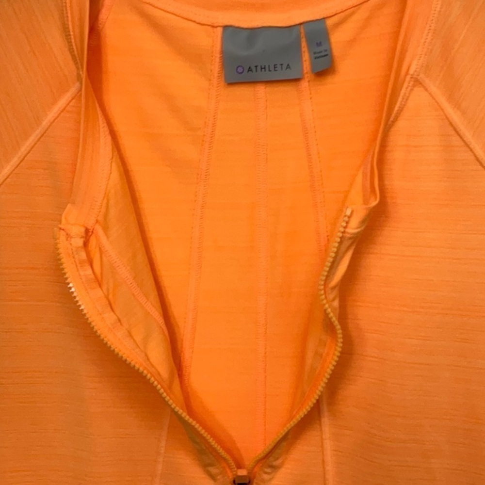 Athleta women's activewear top 1/4 zip, cap sleeve, Sz M, EUC - Picture 8 of 10